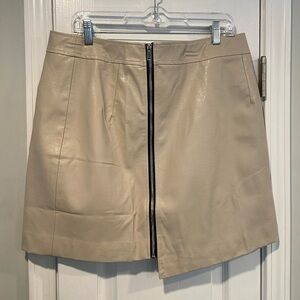 NWT Crissrexo Size XXL Bone Cream Faux Leather Front Zip Asymmetrical Mini Skirt